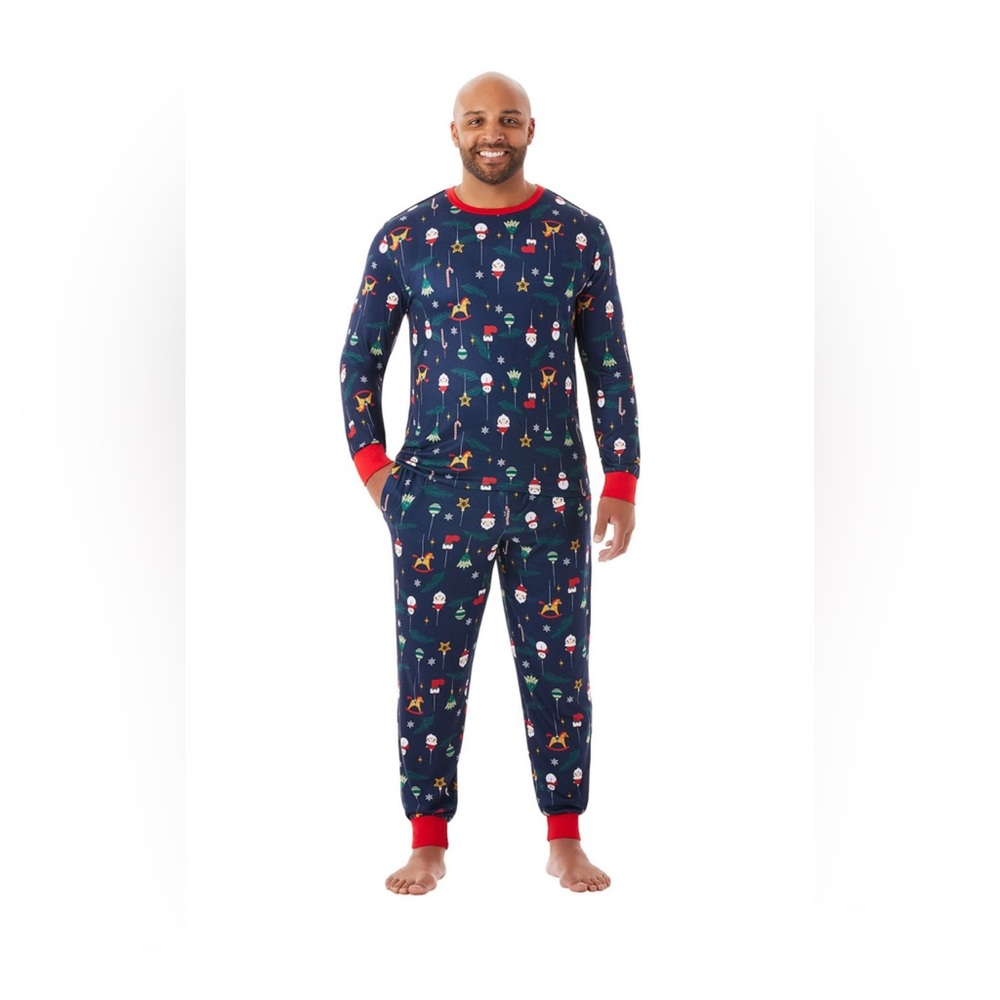 NWOT! Holiday Family Sleep Set